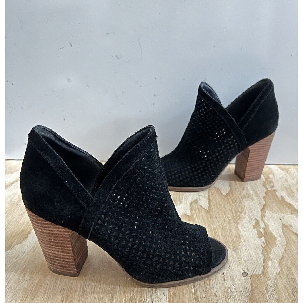 Lucky Brand Larise Black Womens Perforated Suede Ankle Booties 6M Shoes